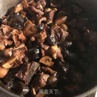 家庭美食，红烧排骨的详细做法与步骤