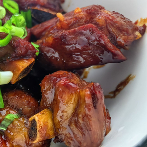 家庭美食秘籍，红烧排骨的完美制作步骤