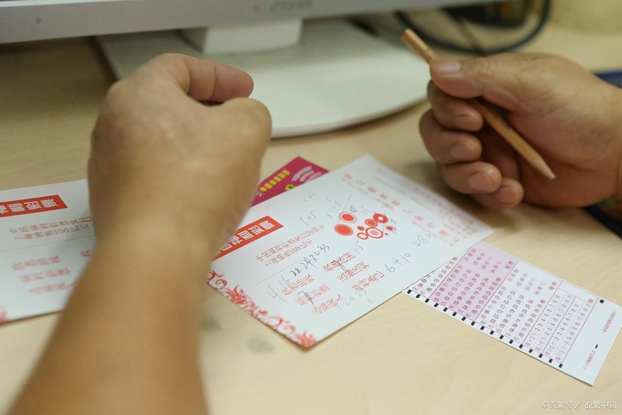 双色球彩民村，理性与幸运的碰撞—下期预测的智慧与乐趣